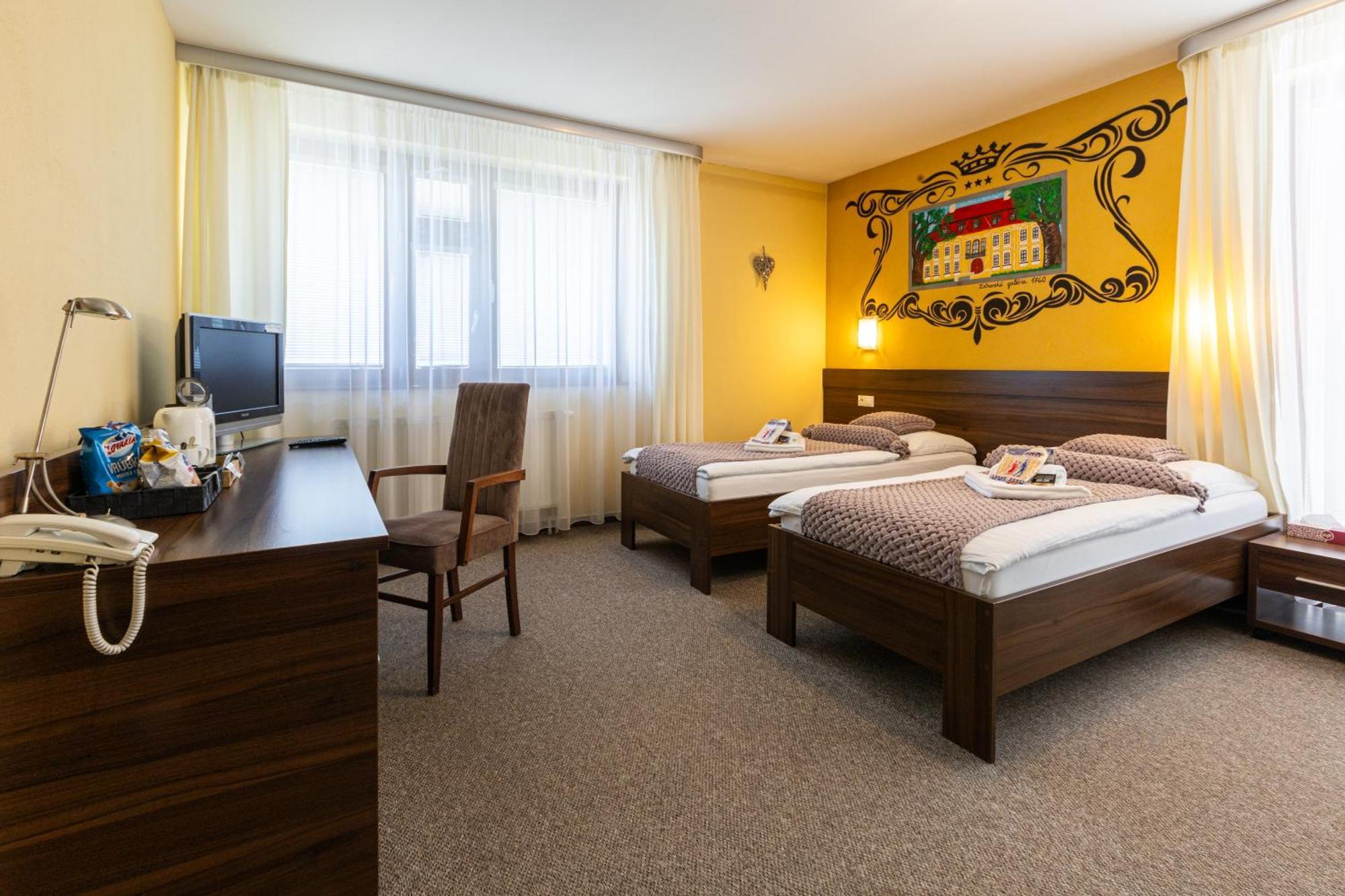 Grand Hotel Senica, Garni 외부 사진