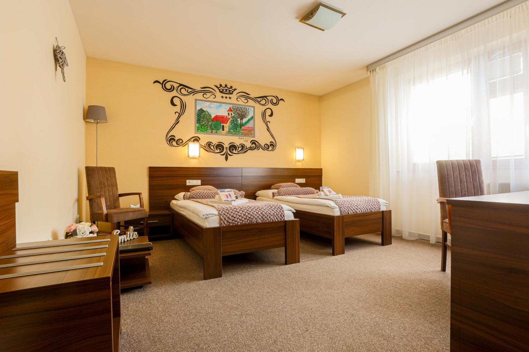 Grand Hotel Senica, Garni 외부 사진